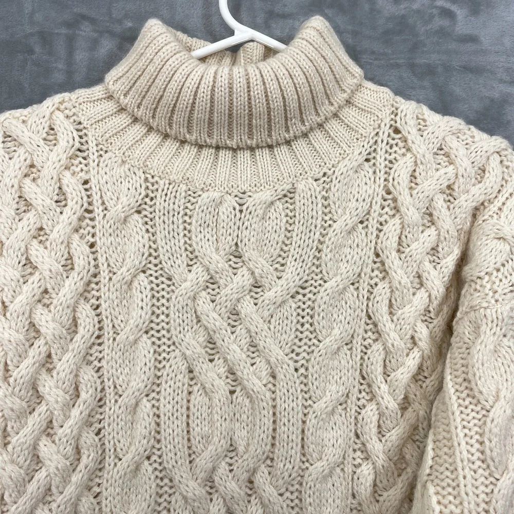 McKennas Wool Size M Chunky Ivory Fisherman Cable Knit Sweater England Turtlenec